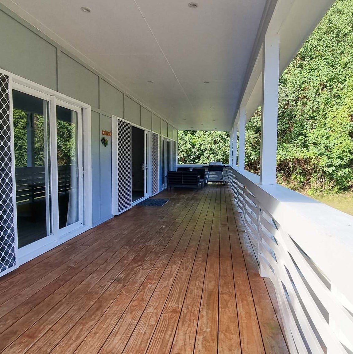 rental property with deck